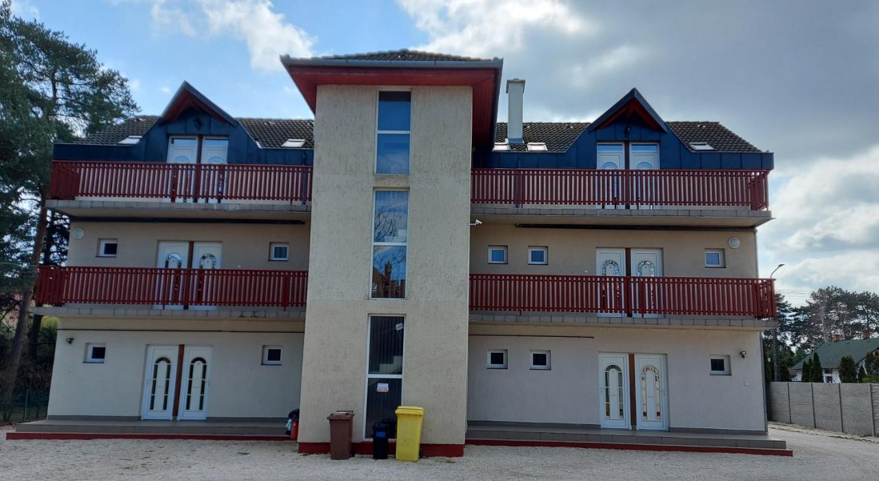 Margareta Apartmanhaz Aparthotel Balatonlelle Exteriör bild